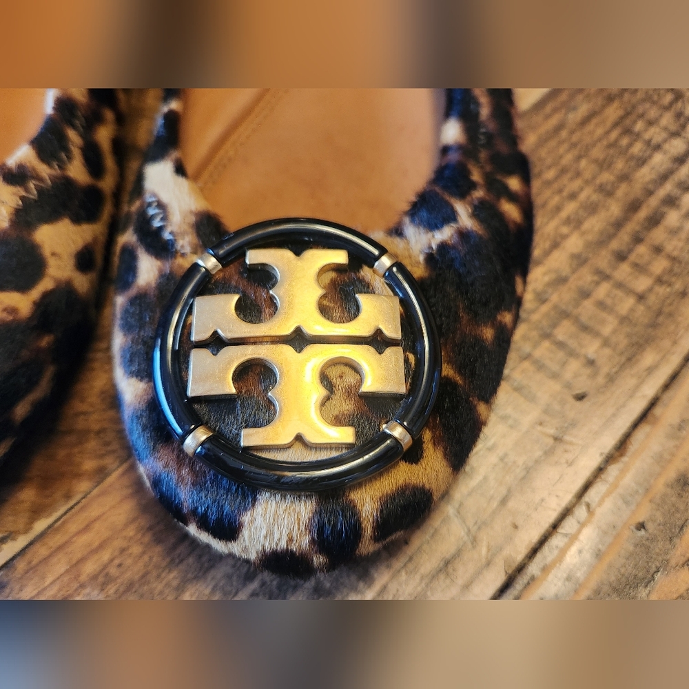 Tory Burch MULTI-LOGO LEOPARD ELASTIC BALLET FLATS Size 5.5 - Picture 6 of 14